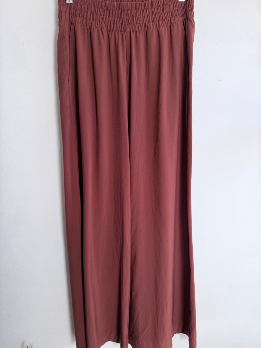 Vuori Villa Wideleg Pants in Burnt Sienna, Size M - Picture 4 of 8